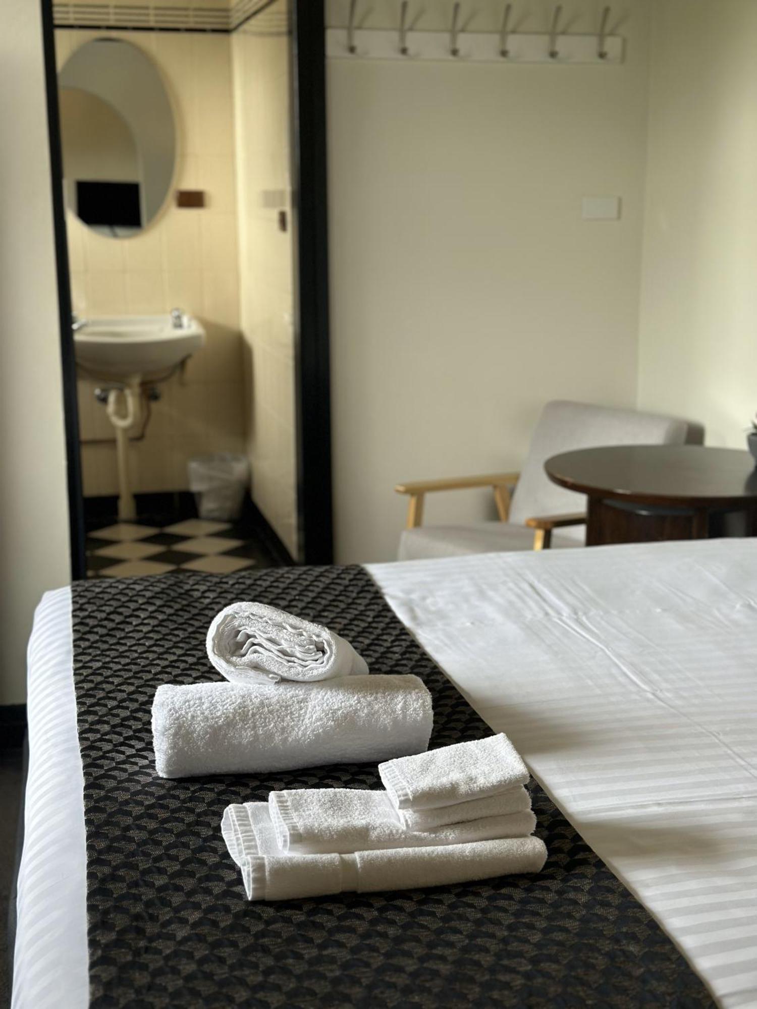 The Hampden Suites Уогга-Уогга Экстерьер фото